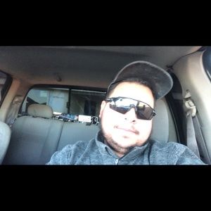 Meet your Posher, Javier